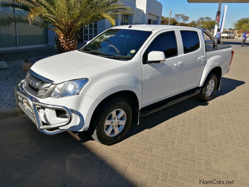 Isuzu KB 240I LE 4X4 DC in Namibia