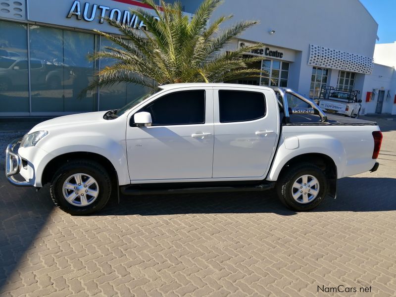 Isuzu KB 240I LE 4X4 DC in Namibia