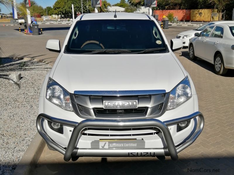 Isuzu KB 240I LE 4X4 DC in Namibia