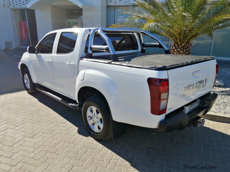 Isuzu KB 240I LE 4X4 DC in Namibia