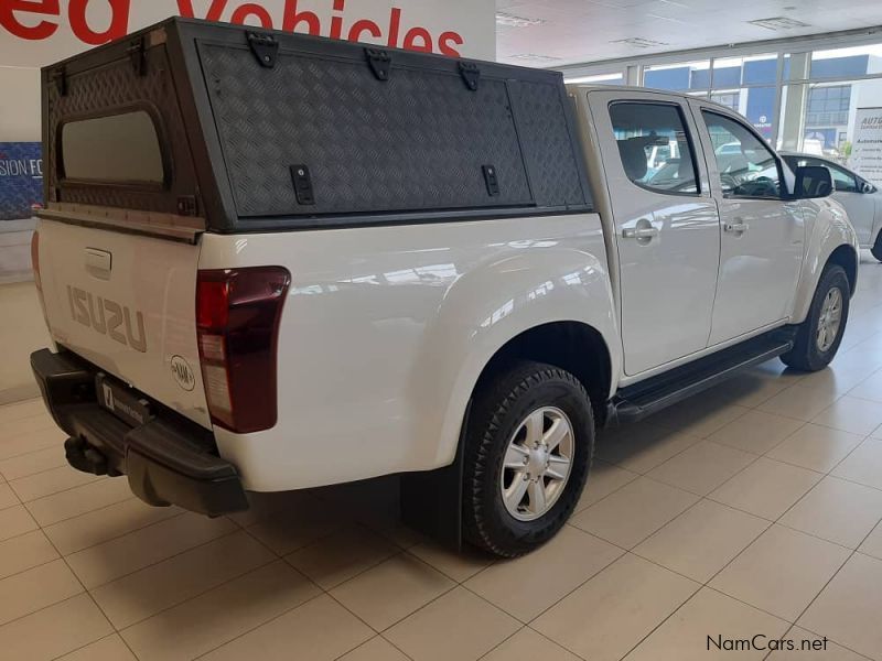 Isuzu KB 240LE 4X4 D/C in Namibia