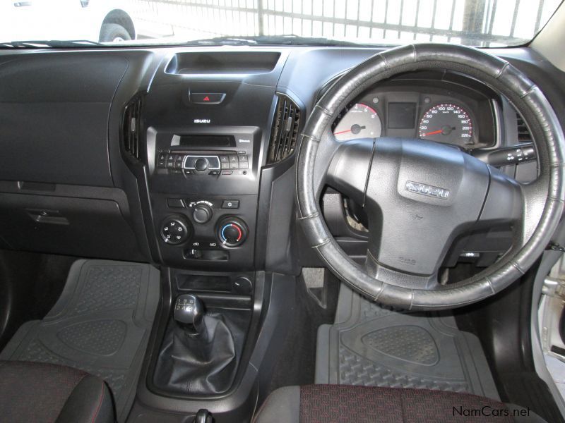 Isuzu KB 250 LE D-TEQ D/C 2x4 in Namibia