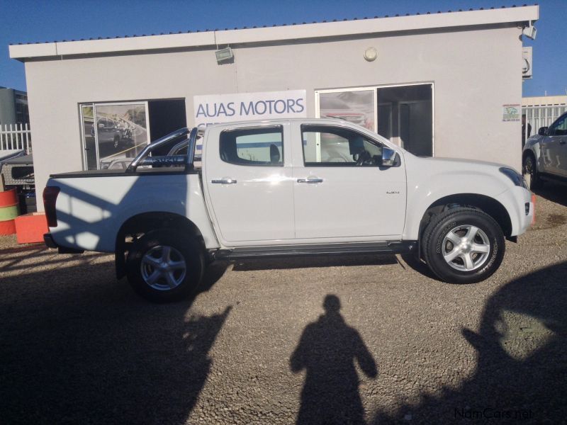 Isuzu KB 300 4x4 D/CAB LX in Namibia