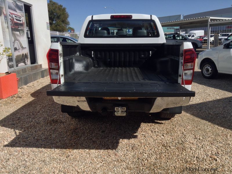 Isuzu KB 300 D-TEQ 4x4 D/CAB LX in Namibia