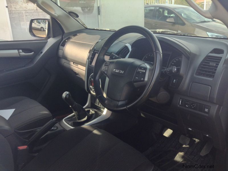 Isuzu KB 300 D-TEQ 4x4 D/CAB LX in Namibia