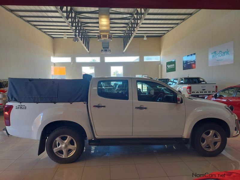 Isuzu KB 300 LX DC AT 4x4 in Namibia