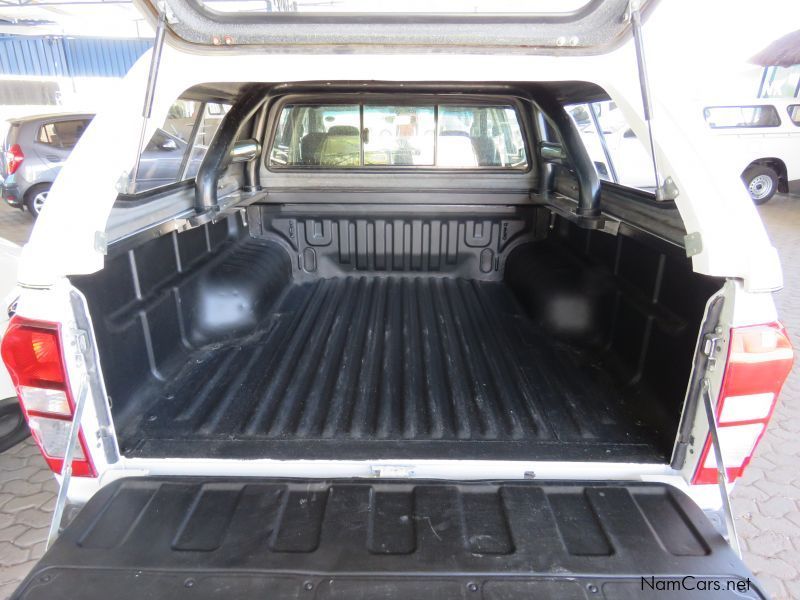 Isuzu KB240 LE 4X2 D/CAB in Namibia