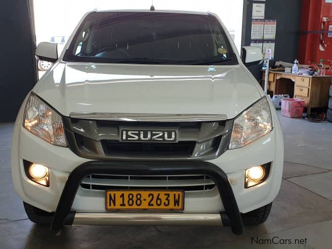 Isuzu KB240 LE 4x4 DC in Namibia