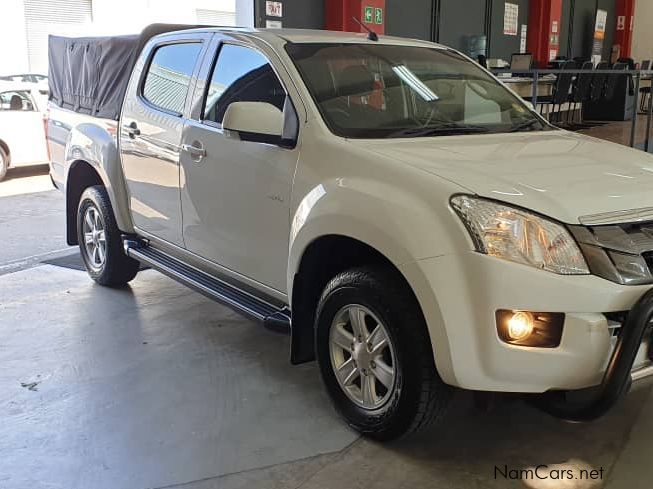 Isuzu KB240 LE 4x4 DC in Namibia