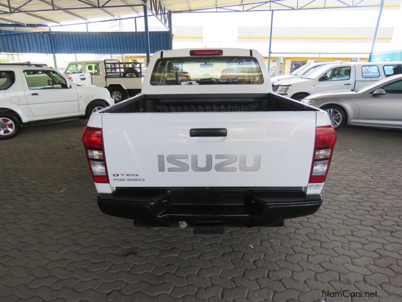 Isuzu KB250 D-TEQ  D/CAB 4X2 HI-RIDER in Namibia