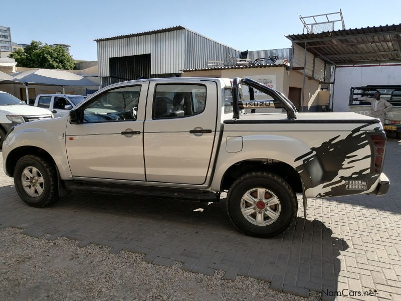 Isuzu KB250 D-TEQ HI RIDER D/C P/U in Namibia