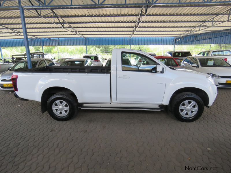 Isuzu KB250 LE 4X4 in Namibia