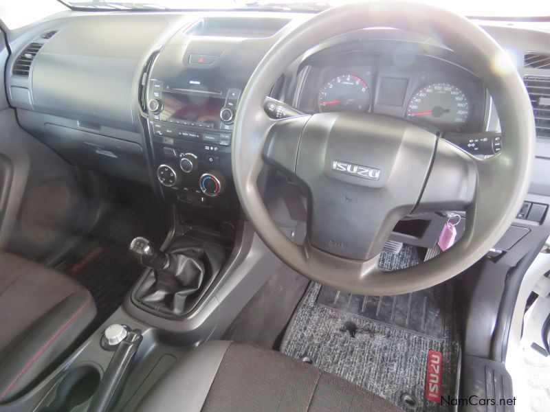 Isuzu KB250 LE 4X4 in Namibia