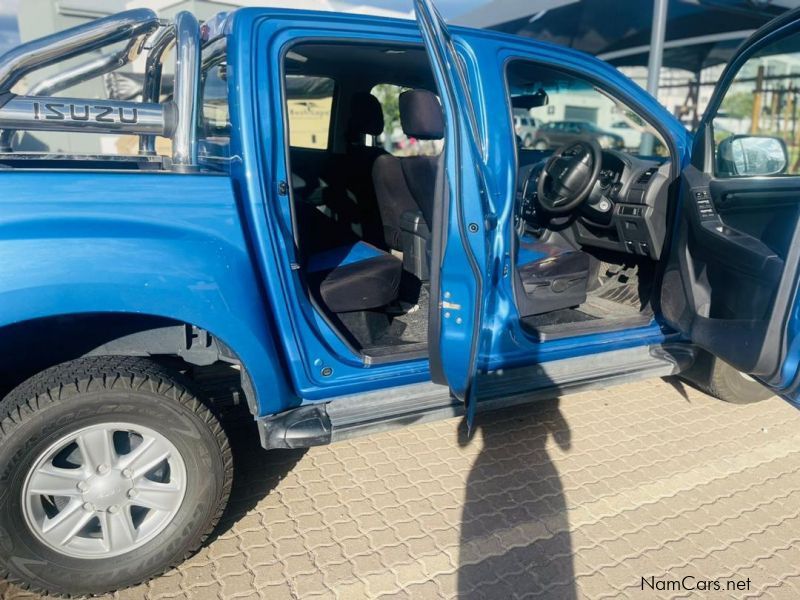 Isuzu KB300 2.0l in Namibia