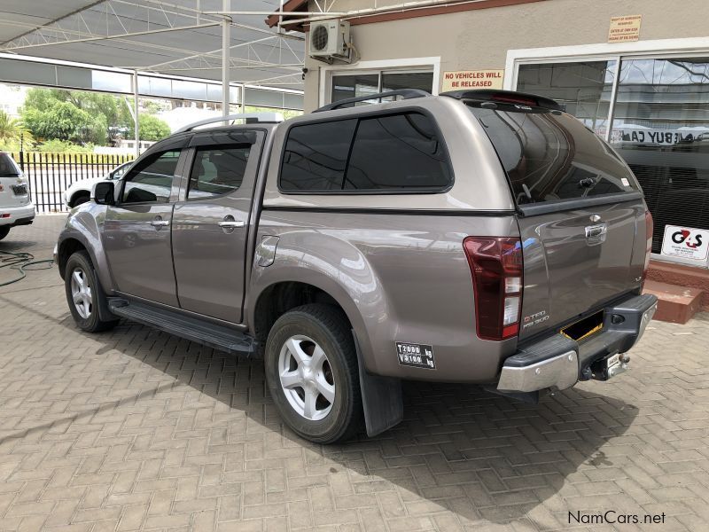 Isuzu KB300 D-TEQ LX 4x4 in Namibia