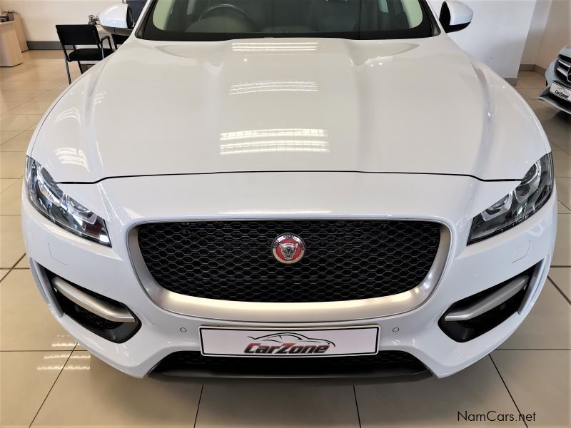 Jaguar F-Pace 2.0I4d AWD R-Sport 132Kw in Namibia