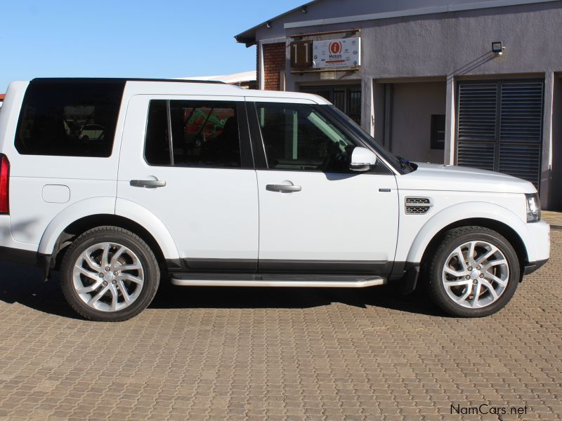 Land Rover Discovery 4 SDV6  SE in Namibia