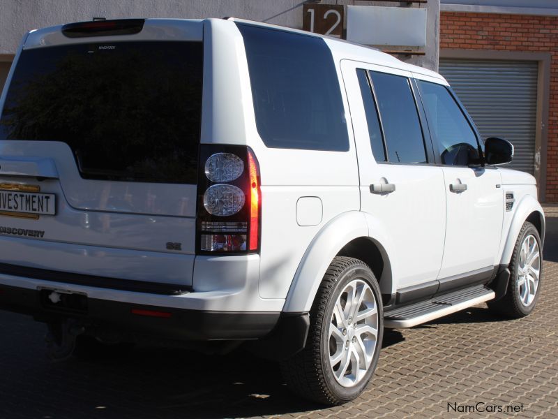 Land Rover Discovery 4 SDV6  SE in Namibia