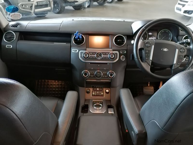 Land Rover Discovery SDV 6 SE in Namibia