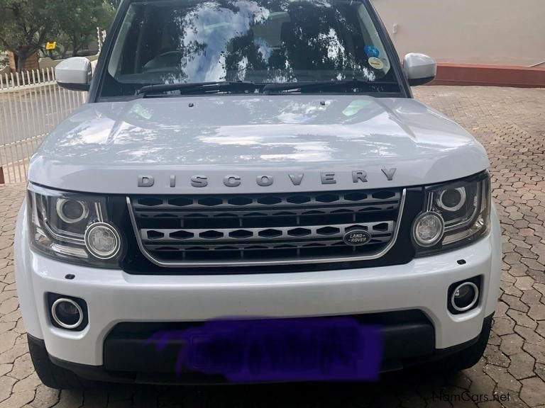 Land Rover Discovery SDV6 SE in Namibia