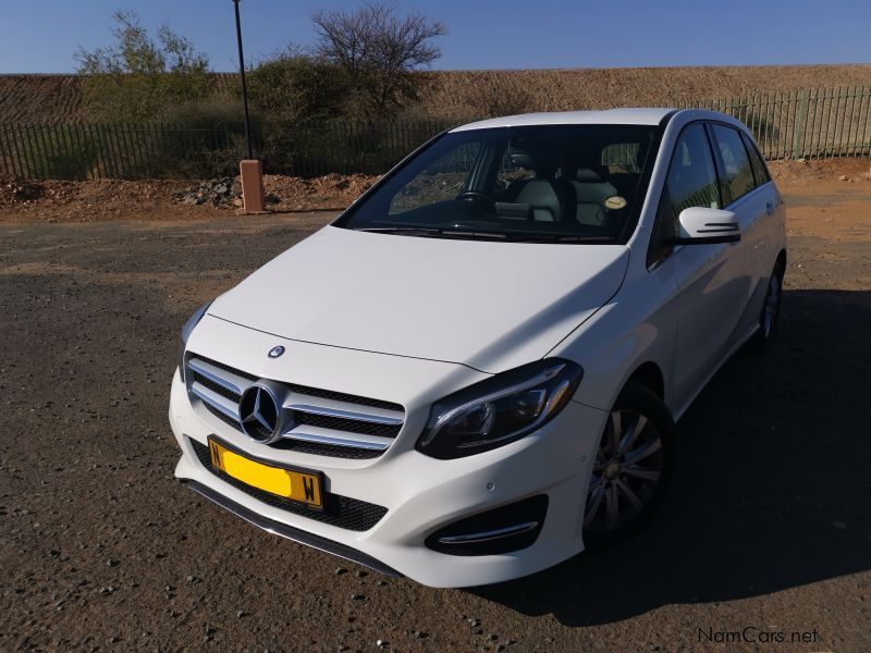 Mercedes-Benz B200 in Namibia