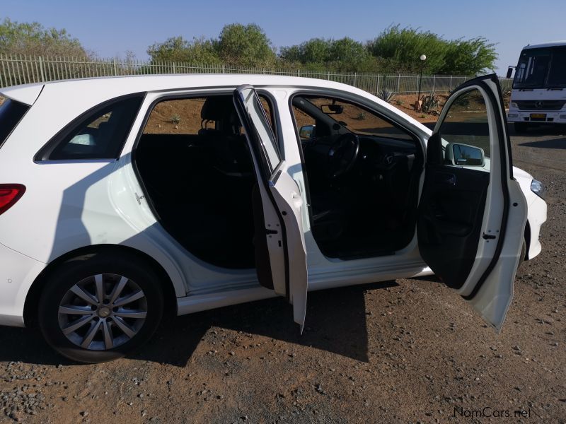 Mercedes-Benz B200 in Namibia