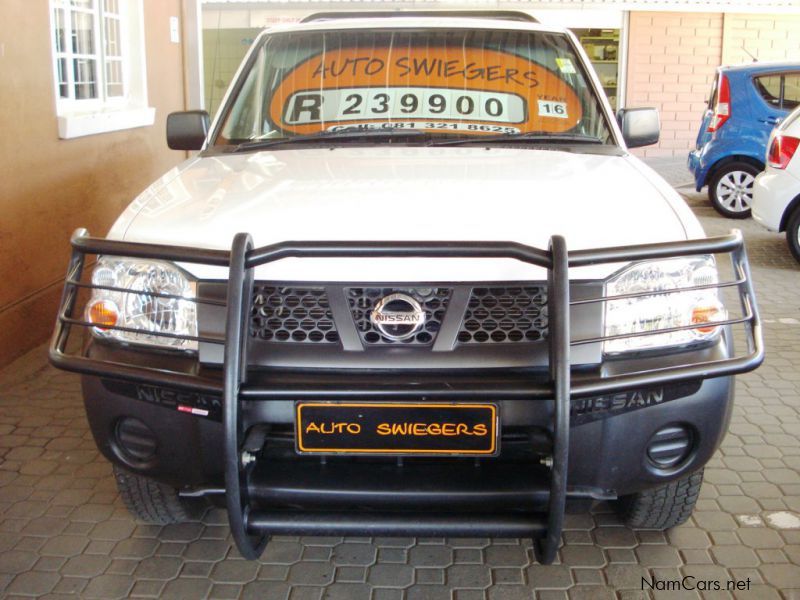 Nissan NP 300 2.4i S/C 4x4 in Namibia