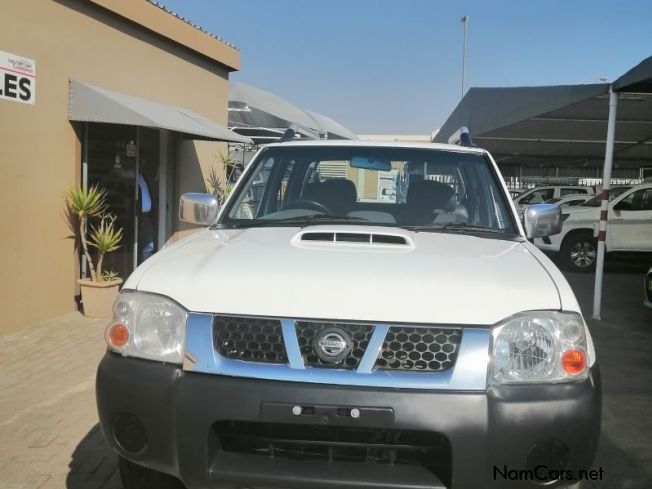 Nissan NP 300 2.5 D/C 4x4 in Namibia