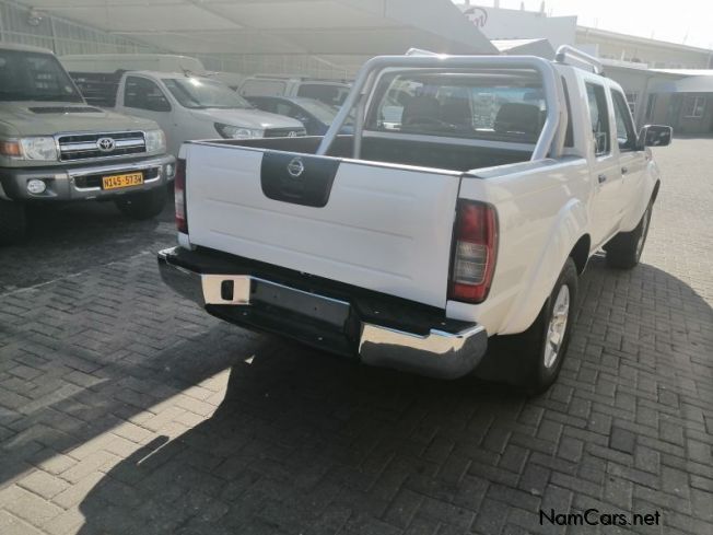 Nissan NP 300 2.5 D/C 4x4 in Namibia