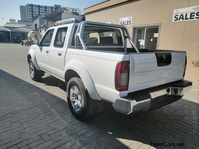 Nissan NP 300 2.5 D/C 4x4 in Namibia