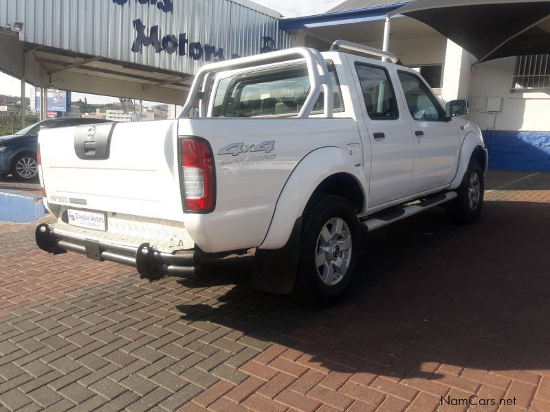 Nissan NP 300 2.5 DC 4x4 in Namibia