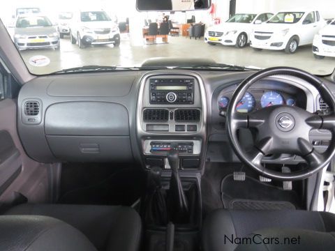 Nissan NP 300 Hardbody 2.5 TDI 4x4 D/C in Namibia