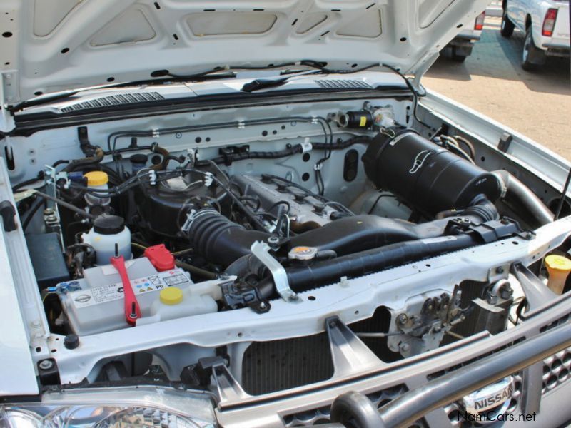 Двигатель ниссан нп 300. Мотор ниссан нп300. Мотор нп 300. Nissan np300 двигатель. Nissan np300 двигатель.