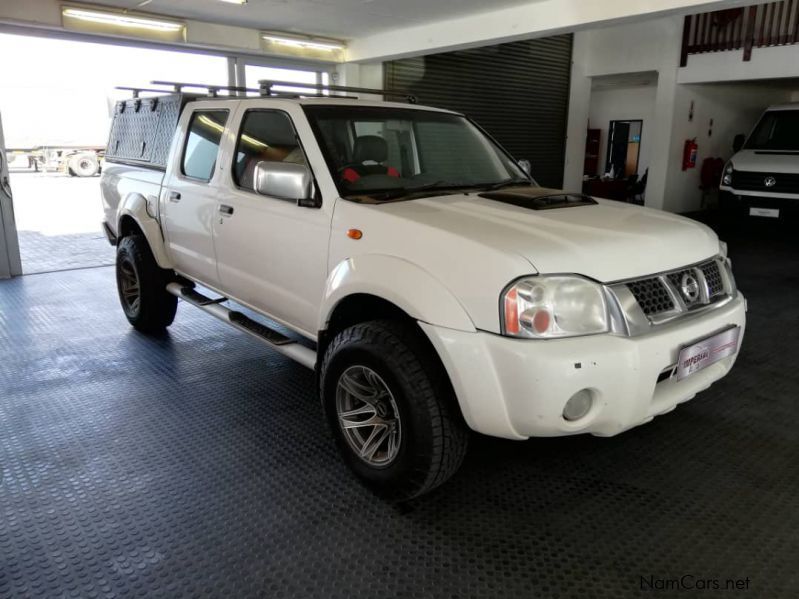 Nissan NP300  2.5Td 4x4 D/C in Namibia