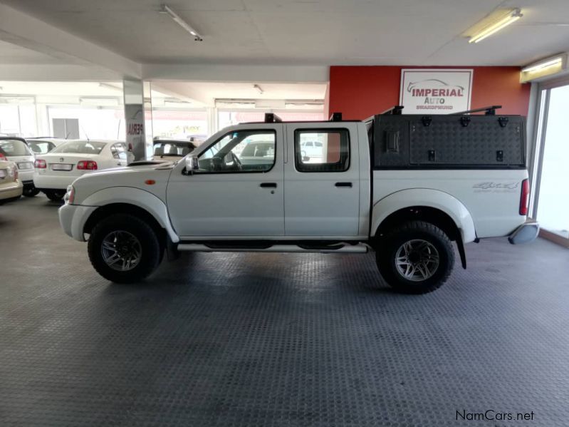 Nissan NP300  2.5Td 4x4 D/C in Namibia