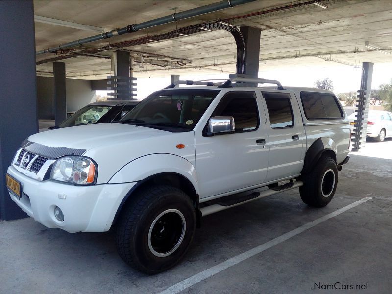 Nissan NP300 2,4 Petrol in Namibia
