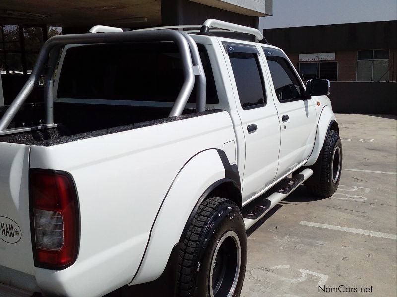 Nissan NP300 2,4 Petrol in Namibia