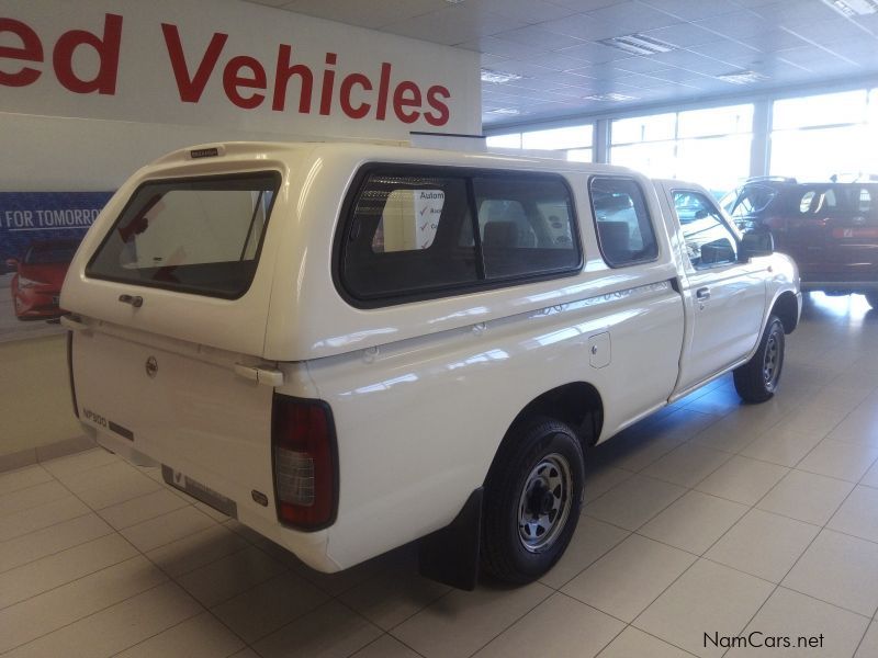 Nissan NP300 2.0 HARDBODY S/C in Namibia