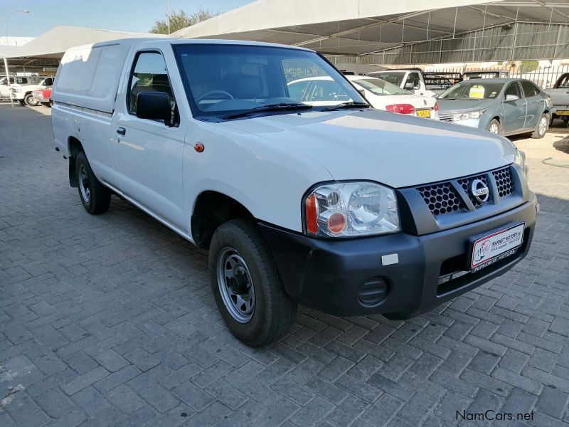 Nissan NP300 2.0i LWB in Namibia