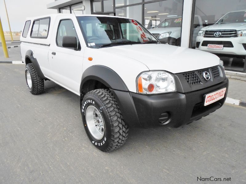 Nissan NP300 2.4 S/C 4X4 in Namibia