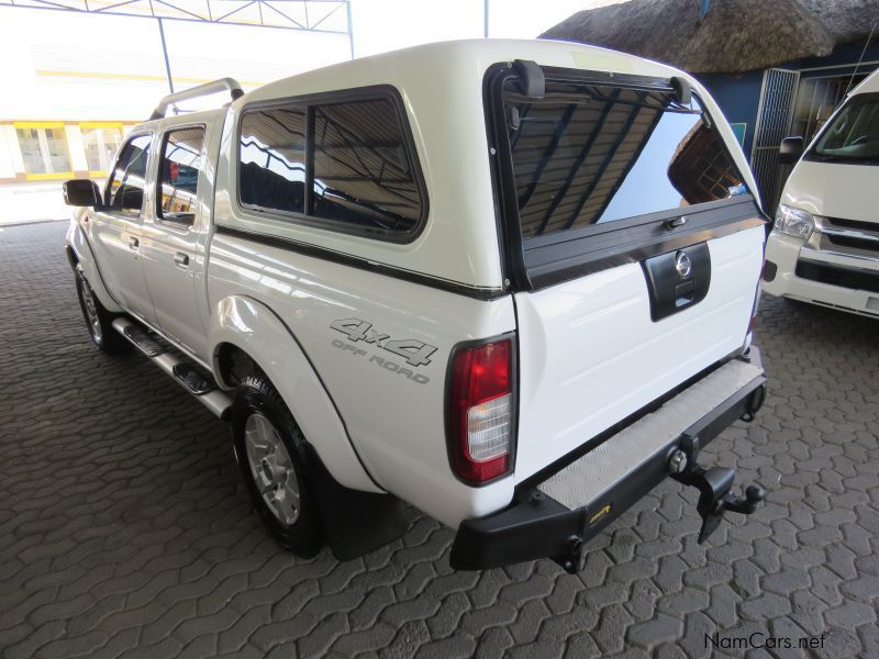 Nissan NP300 2.5 D/CAB 4X4 in Namibia