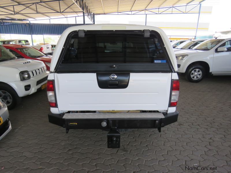 Nissan NP300 2.5 D/CAB 4X4 in Namibia