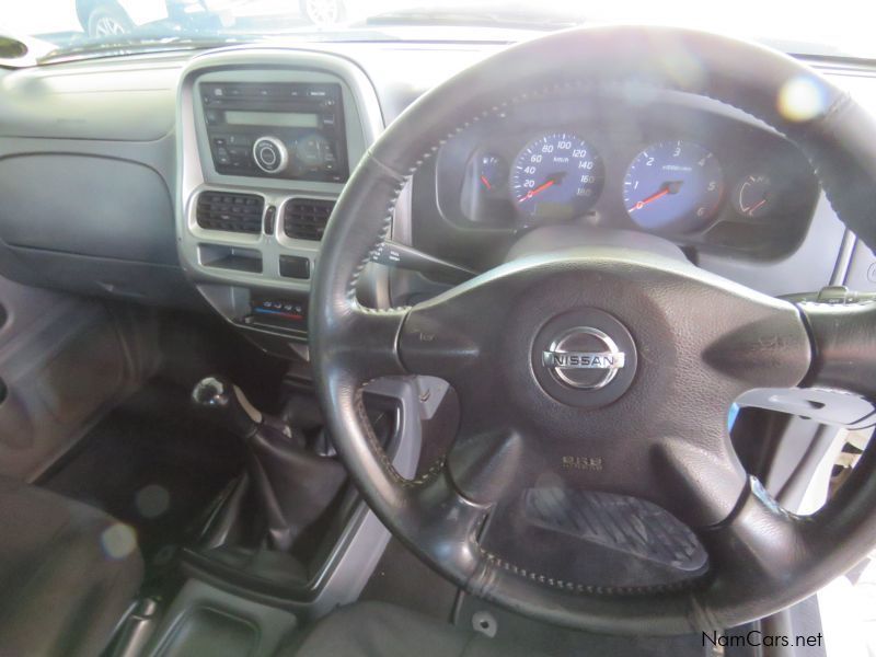 Nissan NP300 2.5 D/CAB 4X4 in Namibia