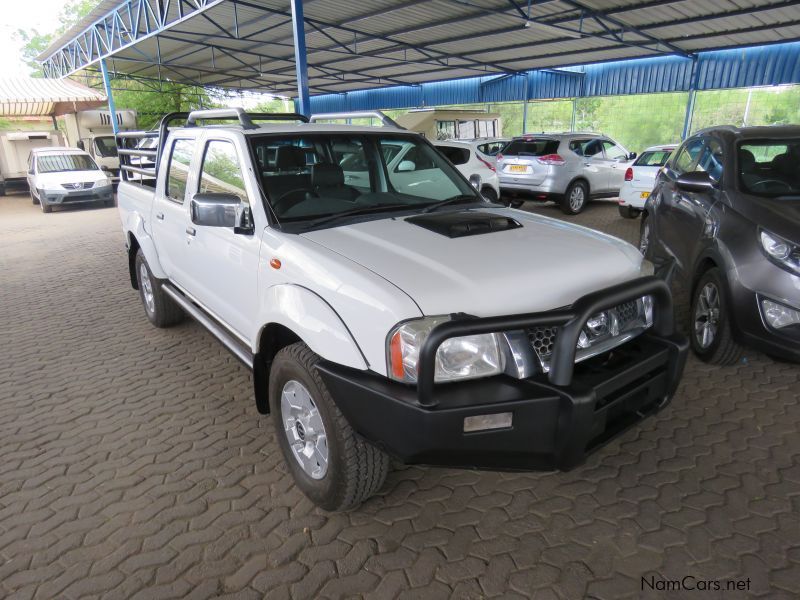 Nissan NP300 2.5 D/CAB 4X4 PRIVATELY OWNED in Namibia