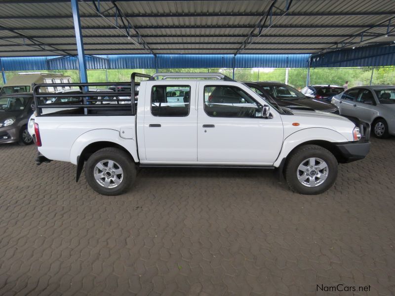 Nissan NP300 2.5 D/CAB 4X4 PRIVATELY OWNED in Namibia