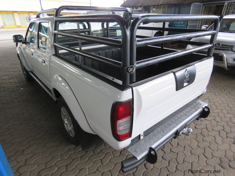 Nissan NP300 2.5 D/CAB 4X4 PRIVATELY OWNED in Namibia