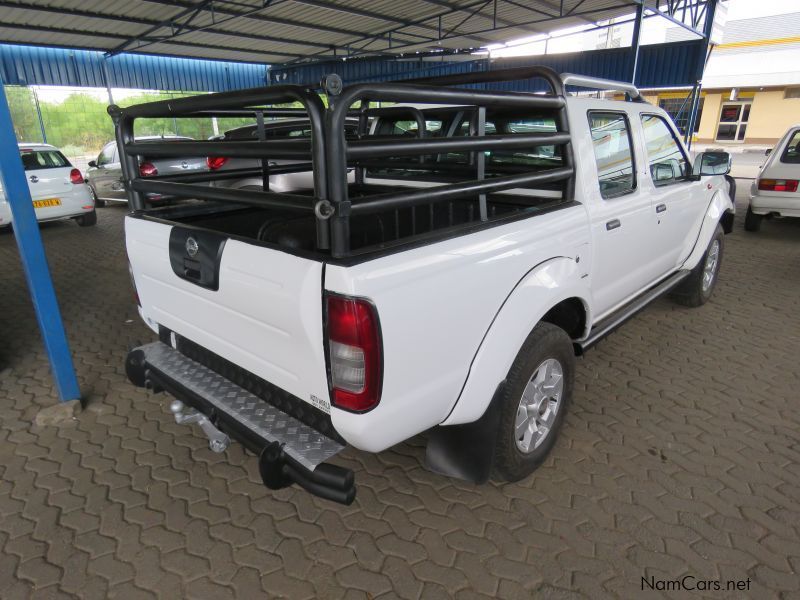 Nissan NP300 2.5 D/CAB 4X4 PRIVATELY OWNED in Namibia