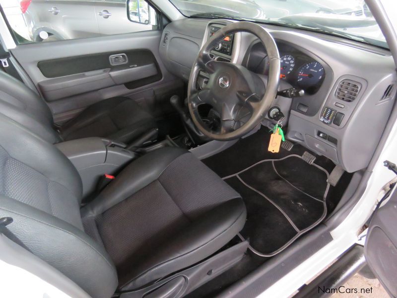 Nissan NP300 2.5 D/CAB 4X4 PRIVATELY OWNED in Namibia