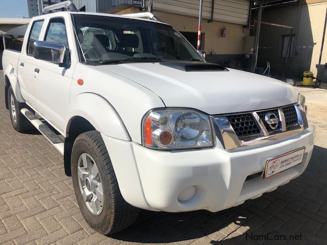 Nissan NP300 2.5 TDI 4x4 D/Cab in Namibia