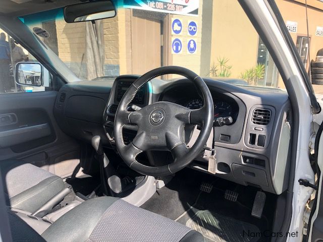 Nissan NP300 2.5 TDI 4x4 D/Cab in Namibia